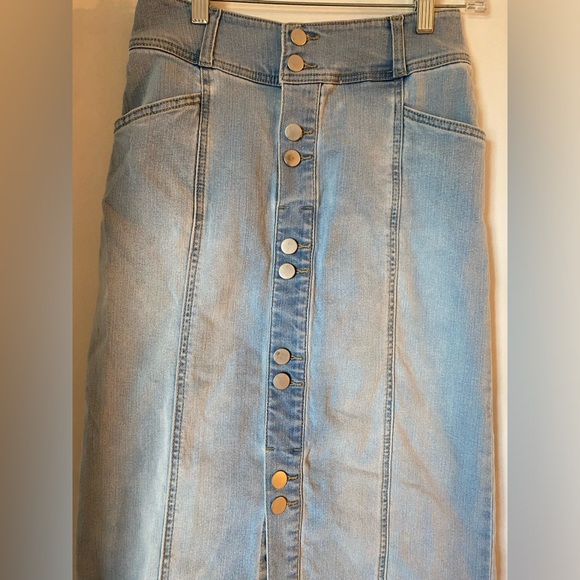 Style and co. Button front Denim midi skirt size 2 - Picture 4 of 10